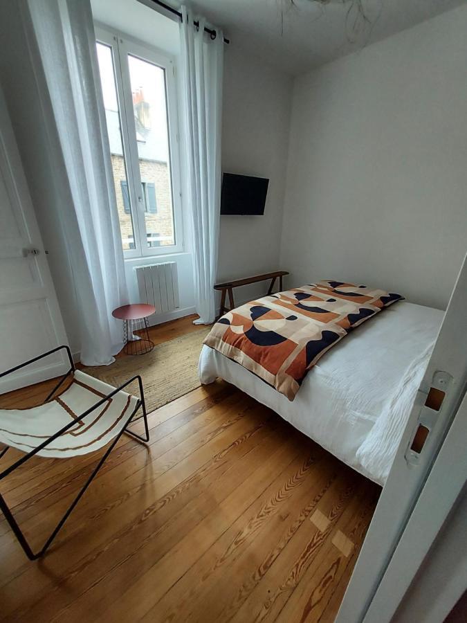 Maison Triton Et Porcelaine Saint-Coulomb Kültér fotó